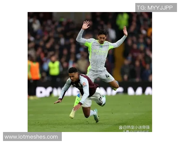 曼城新援塞梅尼奥首秀在即队友福登和B席热情欢迎