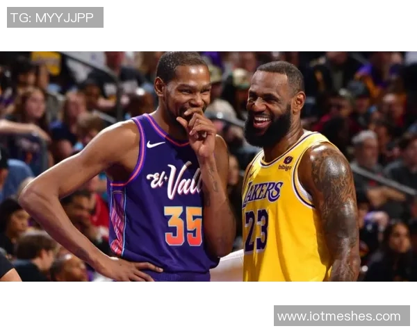 詹姆斯谈NBA球员利用规则造犯规的技巧与策略