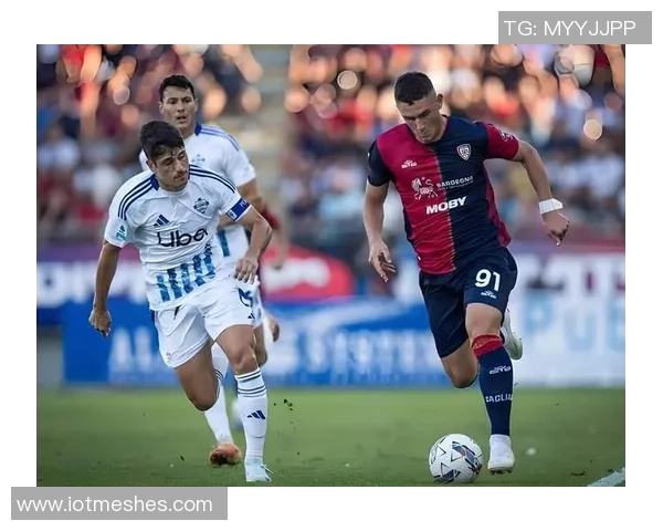 AC米兰与科莫争夺巴萨18岁中卫昆卡科莫目前处于领先地位