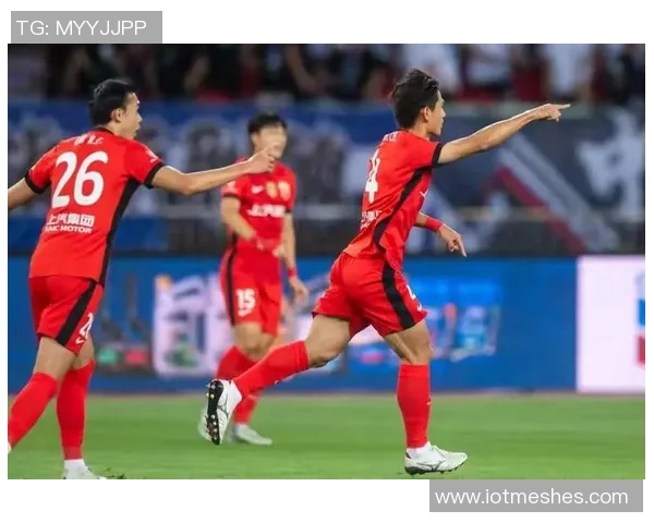 上海海港队提前集结备战训练中中秋节期间不放松全力以赴迎接挑战